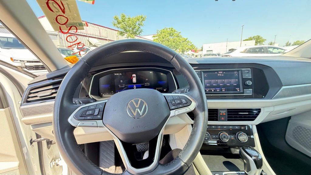 Certified 2024 Volkswagen Jetta SE FWD image 13