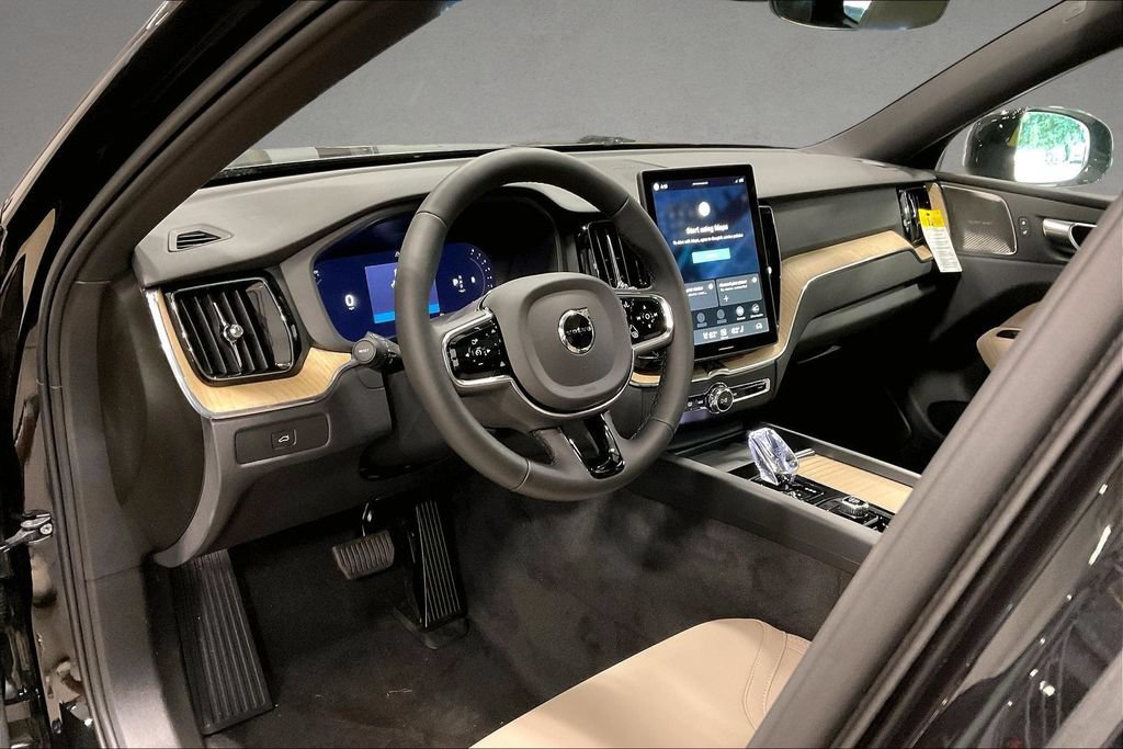 New 2027 Volvo XC60 B5 Plus AWD/4WD image 7