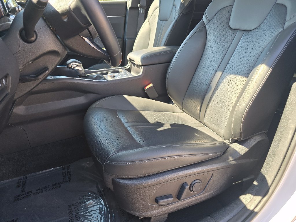 Used 2023 Kia Sorento S w/ Panoramic Sunroof Package AWD/4WD image 31