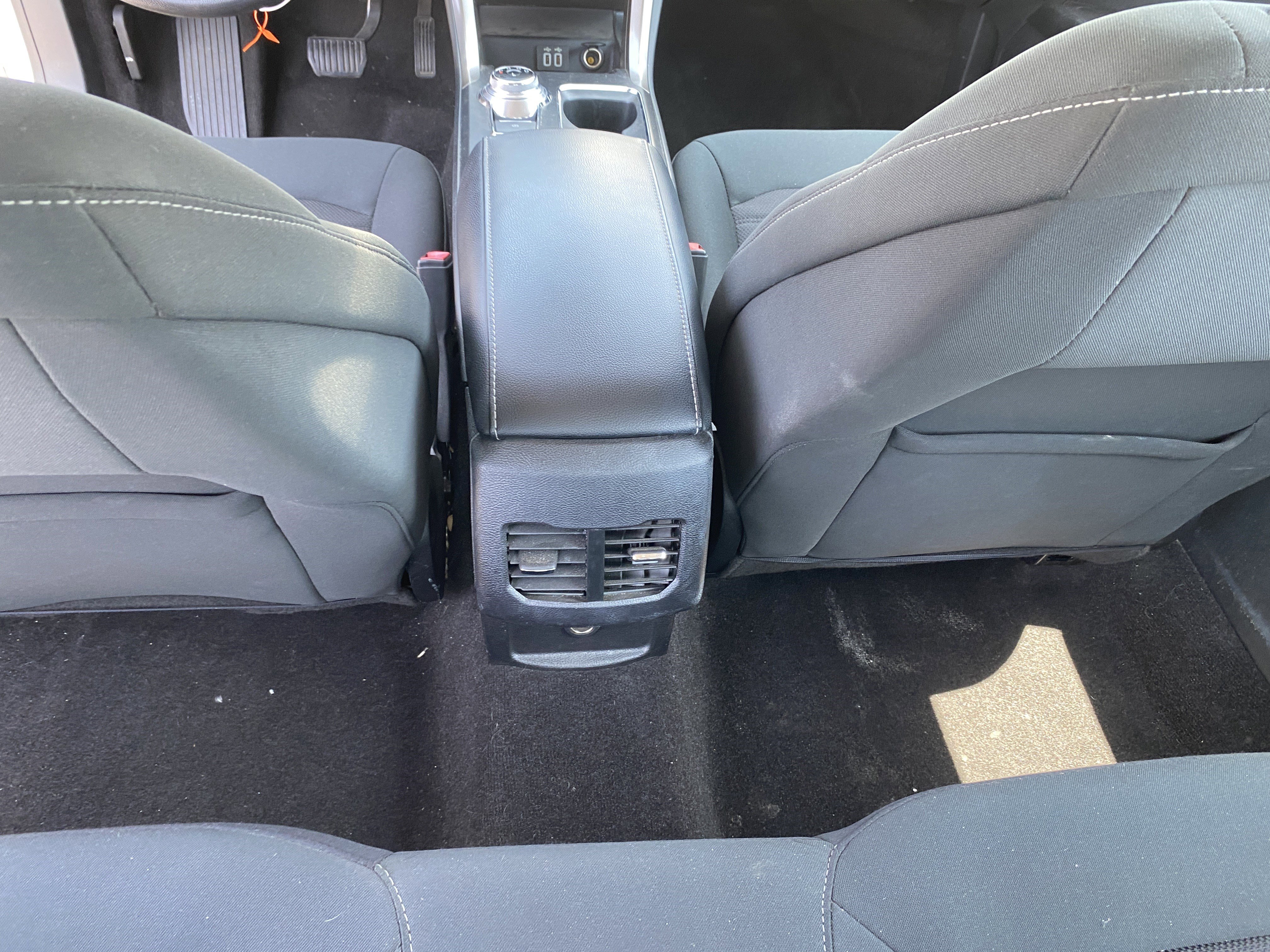 Used 2019 Ford Fusion SE FWD image 18