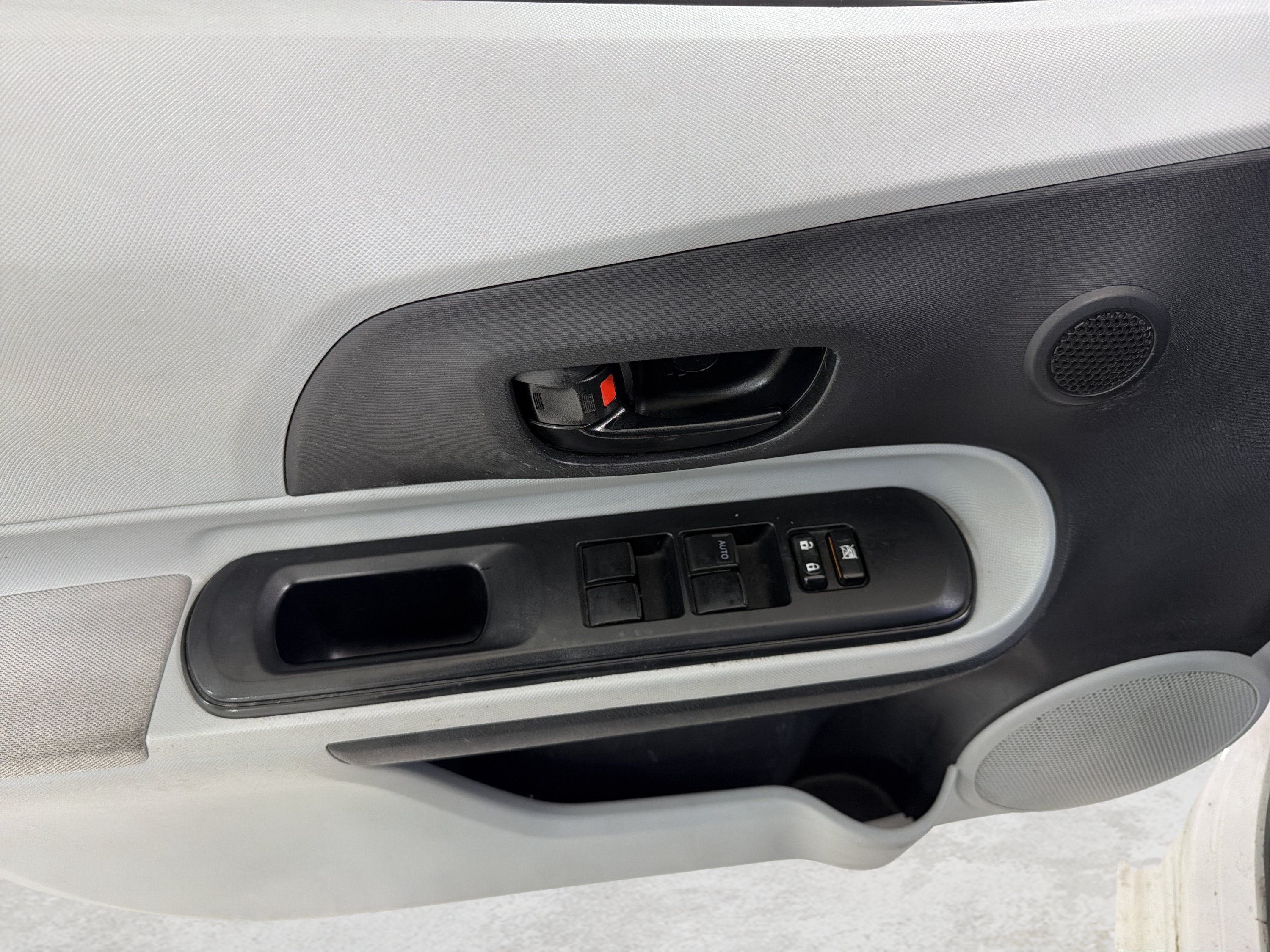 Used 2013 Toyota Prius C One FWD image 13