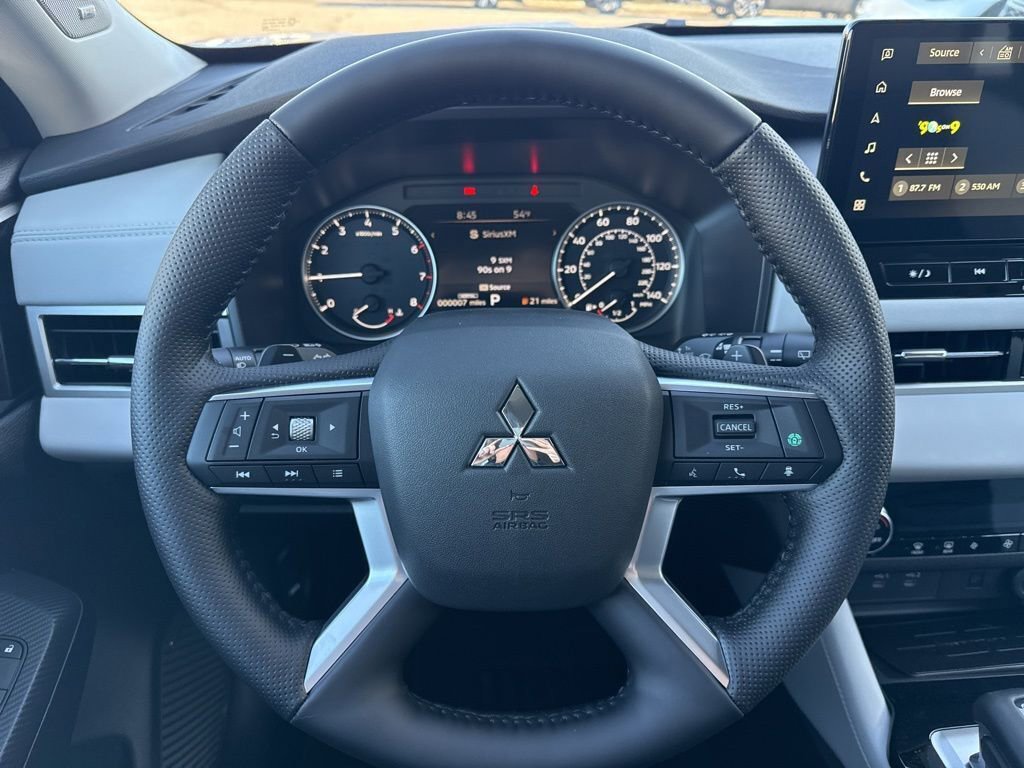 New 2026 Mitsubishi Outlander SE image 15