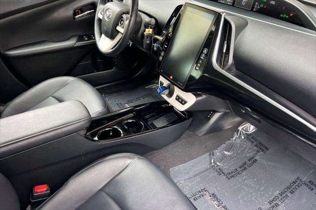 Certified 2017 Toyota Prius Prime Advanced w/ Carpet Mat Package FWD image 16