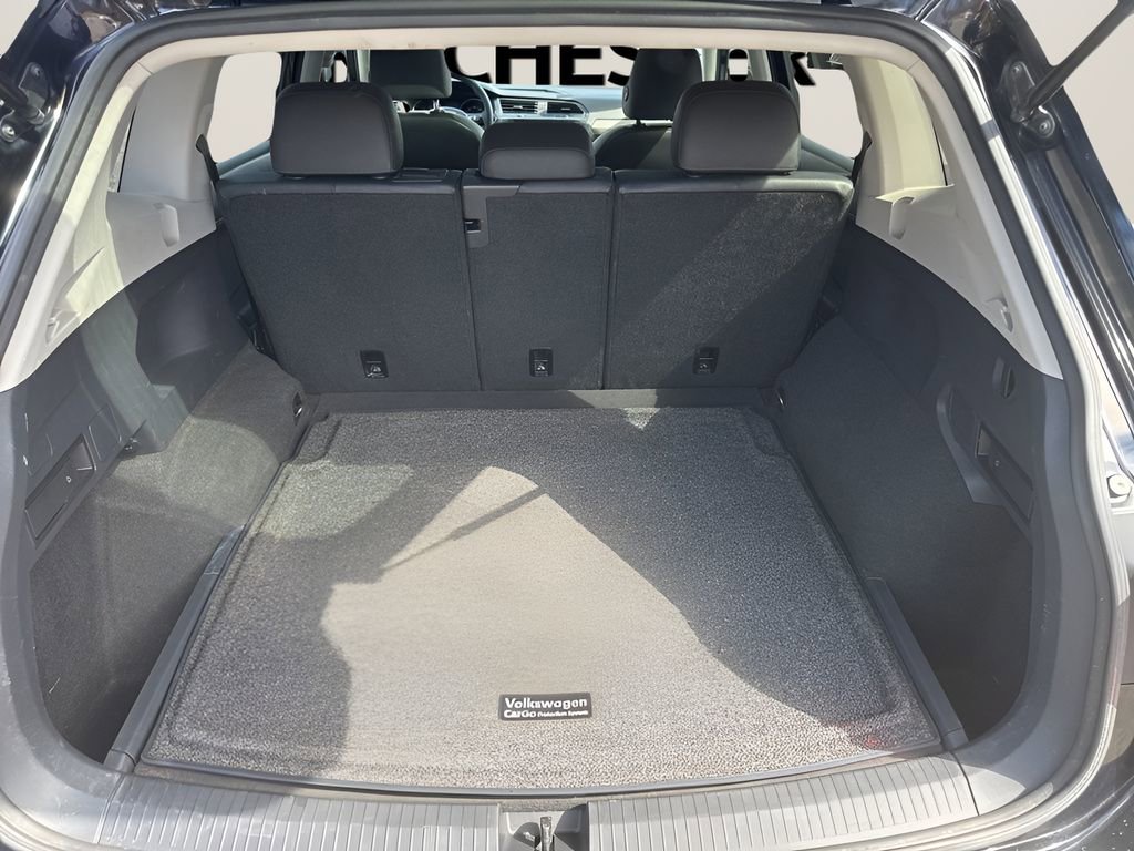Used 2020 Volkswagen Tiguan SE w/ Panoramic Sunroof Package image 23