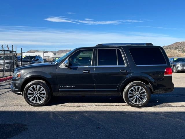 Used 2015 Lincoln Navigator 4WD image 2