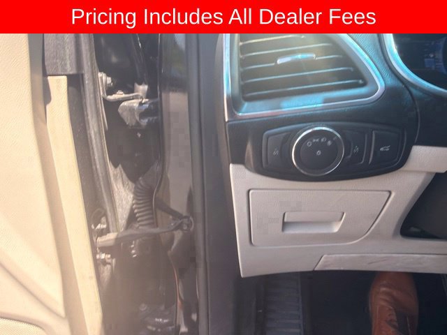 Used 2015 Ford Edge Titanium FWD image 14