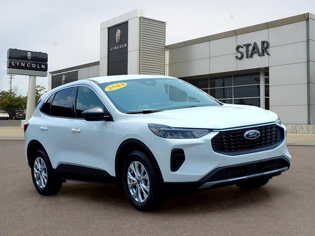 Used 2023 Ford Escape Active AWD/4WD image 1