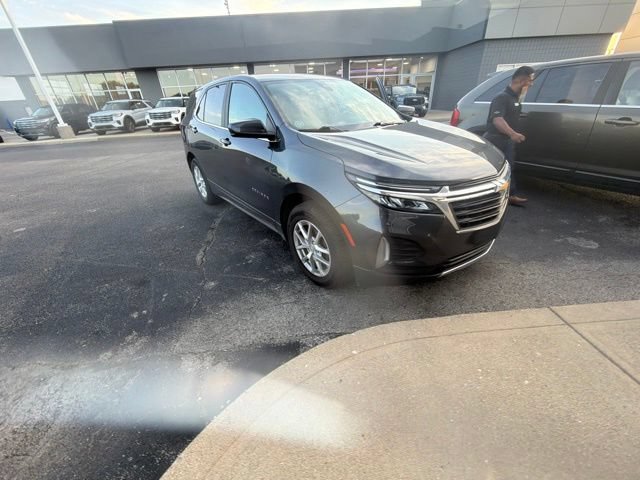 Used 2023 Chevrolet Equinox LT FWD image 1