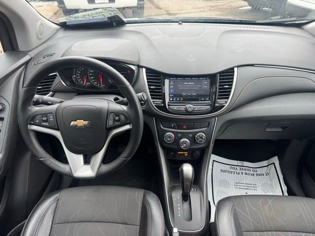Used 2018 Chevrolet Trax LT w/ Sun & Sound Package image 17