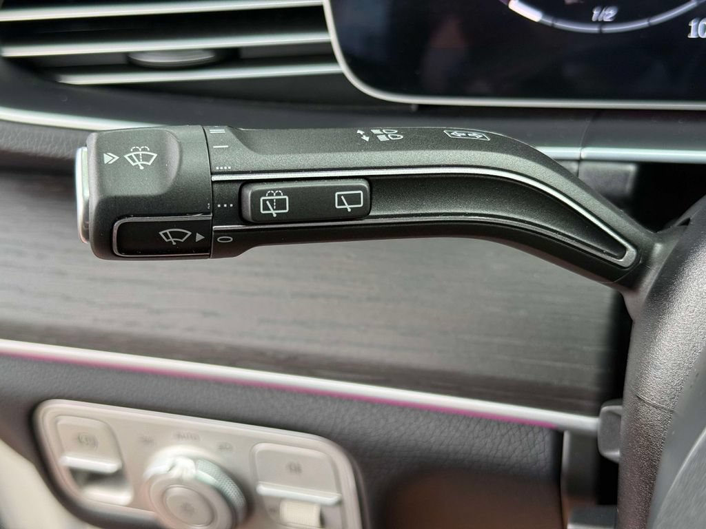 Used 2024 Mercedes-Benz GLE 450e 4MATIC w/ AMG Line Exterior image 26