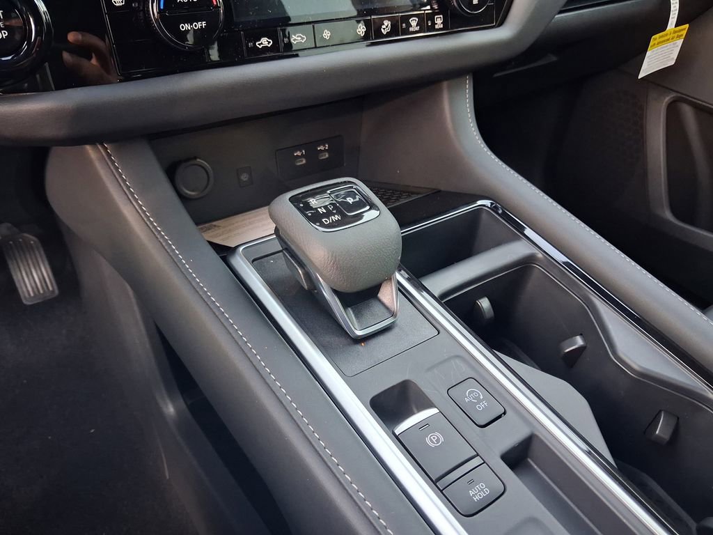 New 2026 Nissan Pathfinder SL FWD image 9