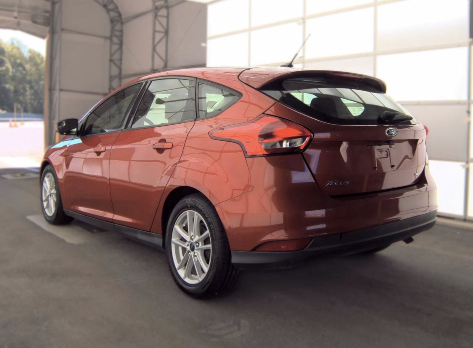 Used 2018 Ford Focus SE FWD image 5
