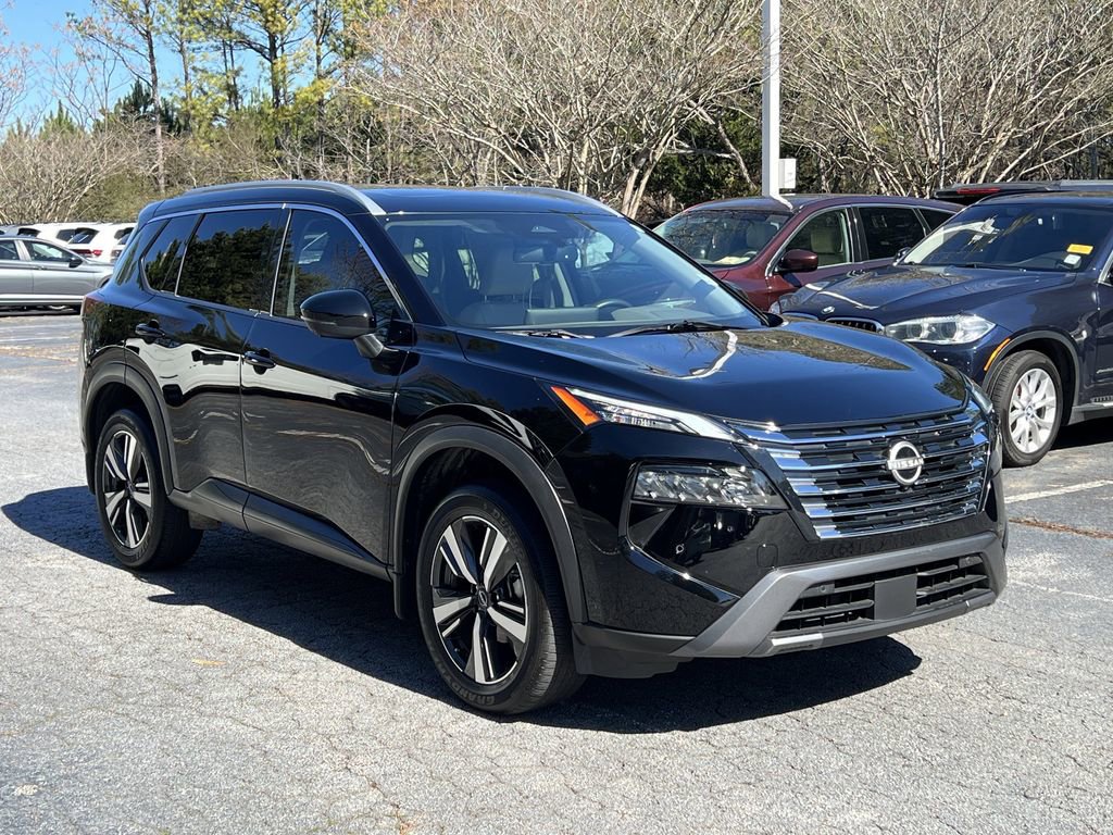 Used 2024 Nissan Rogue SL w/ SL Premium Package image 2