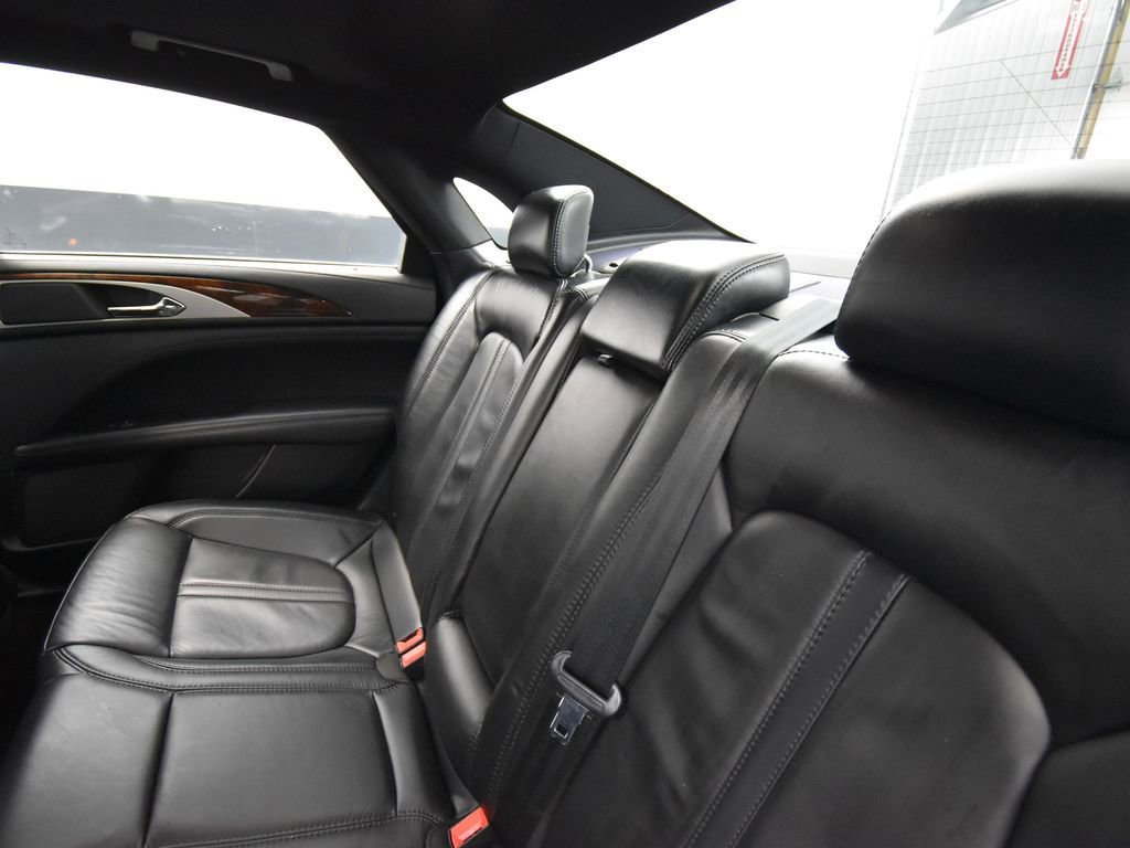 Used 2017 Lincoln MKZ Select image 12