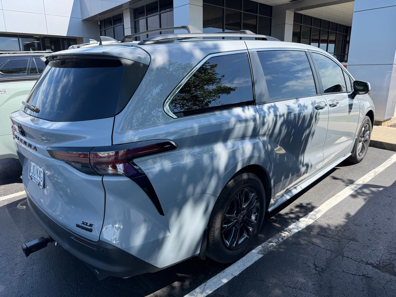 Used 2024 Toyota Sienna XLE Woodland Edition AWD/4WD image 3