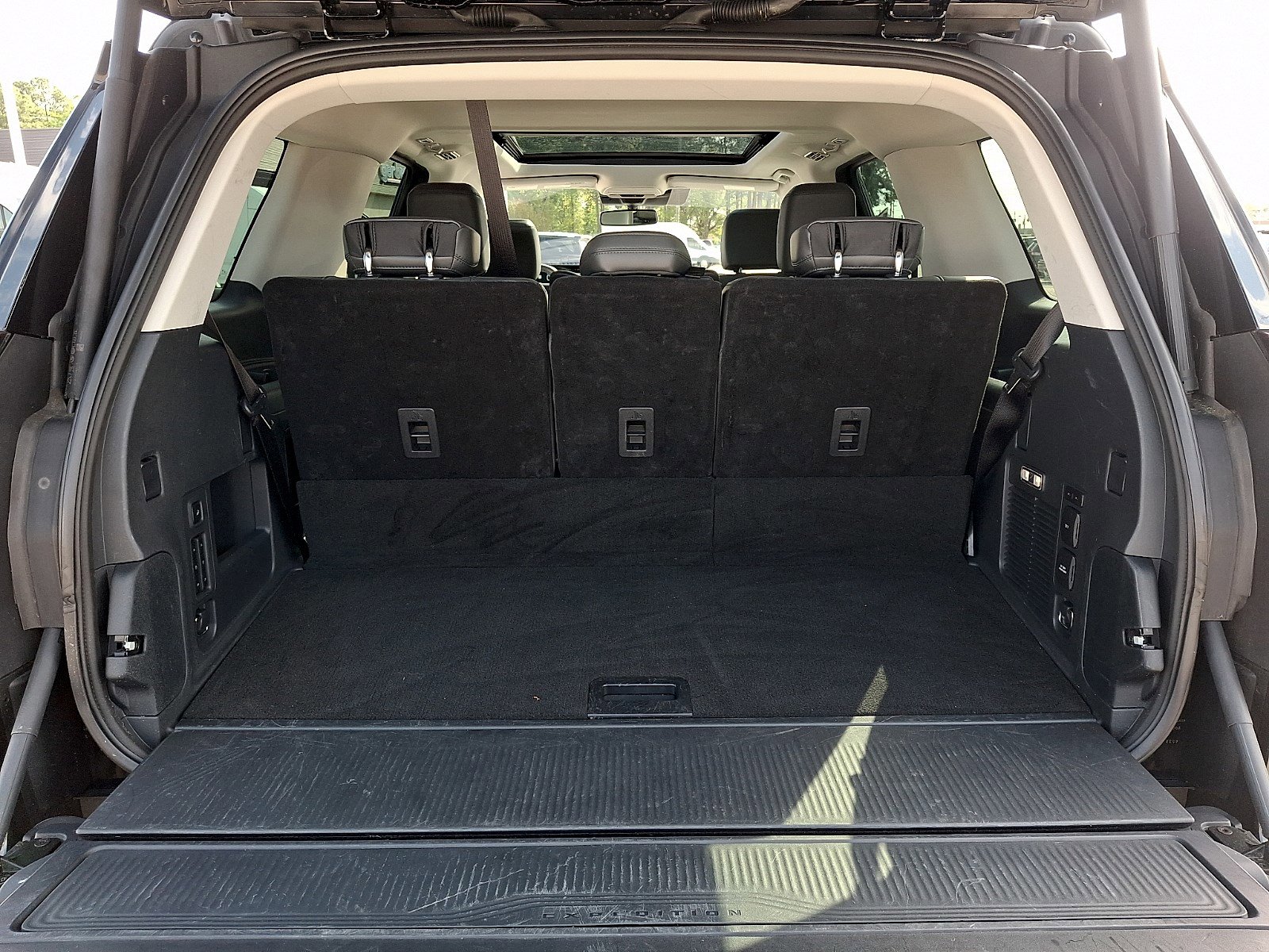 Certified 2025 Ford Expedition Active image 28