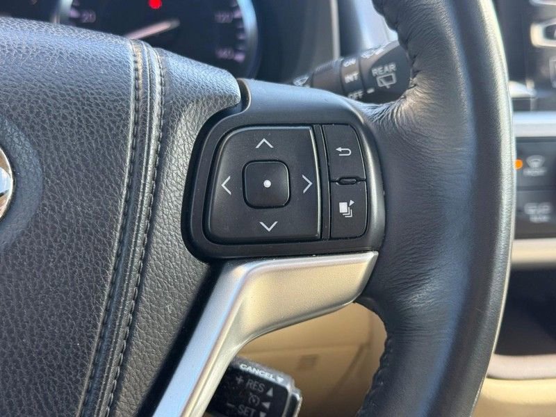 Used 2014 Toyota Highlander Limited FWD image 17