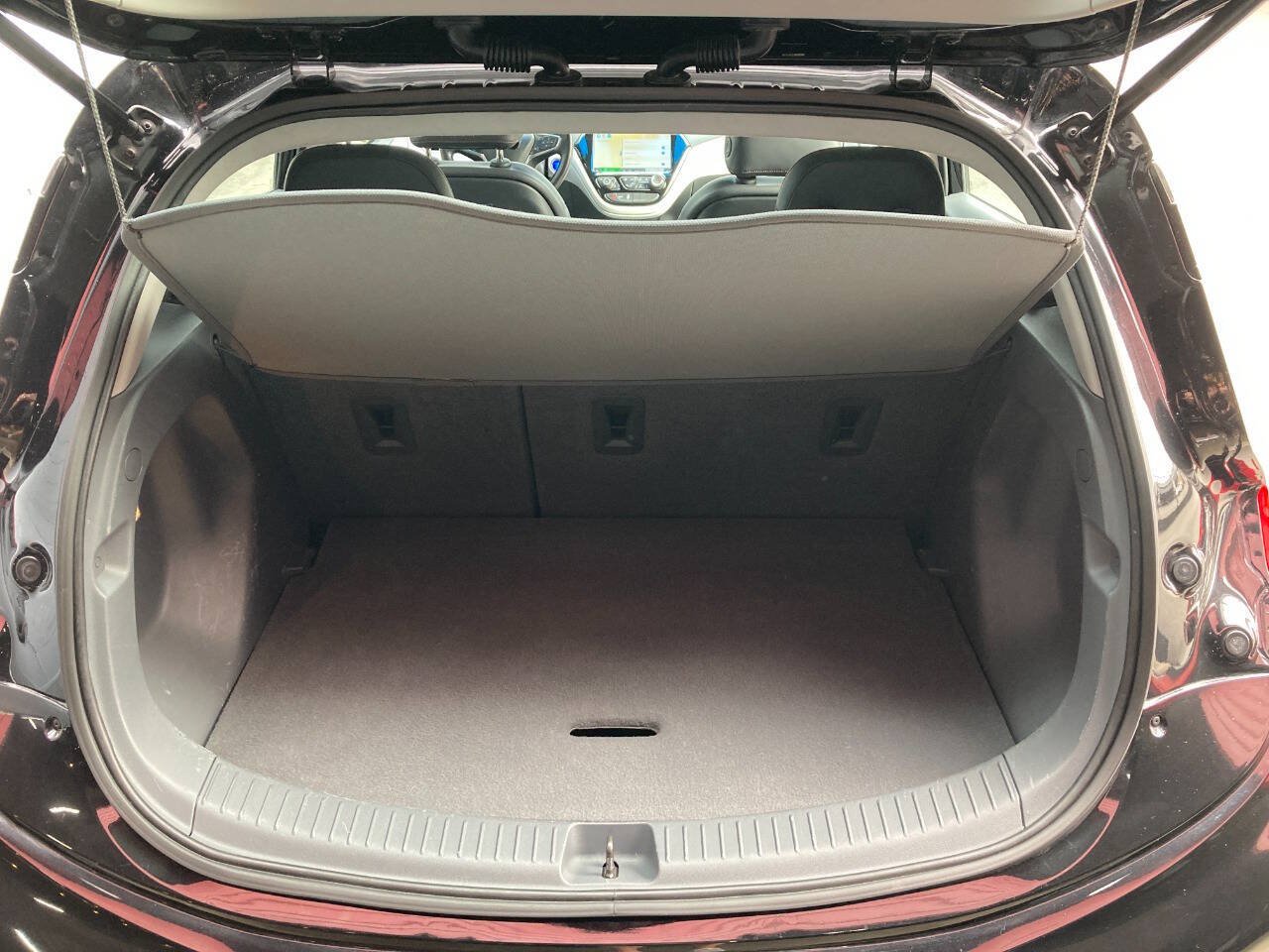 Used 2017 Chevrolet Bolt Premier w/ Driver Confidence II Package FWD image 21