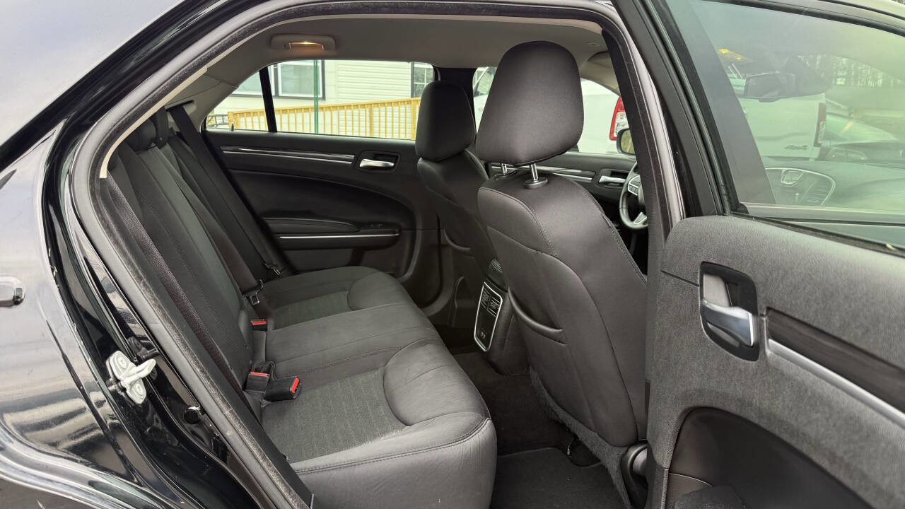 Used 2021 Chrysler 300 Touring w/ Sport Appearance Package image 15