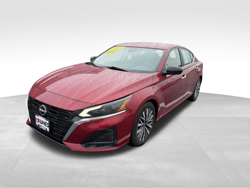 Used 2025 Nissan Altima 2.5 SV image 5