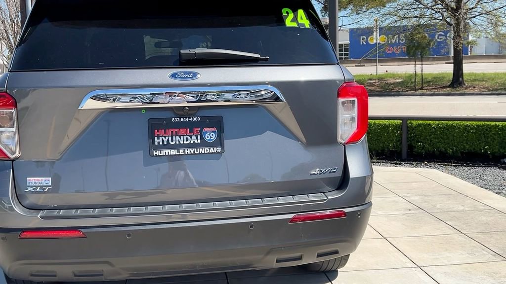 Used 2024 Ford Explorer XLT image 17