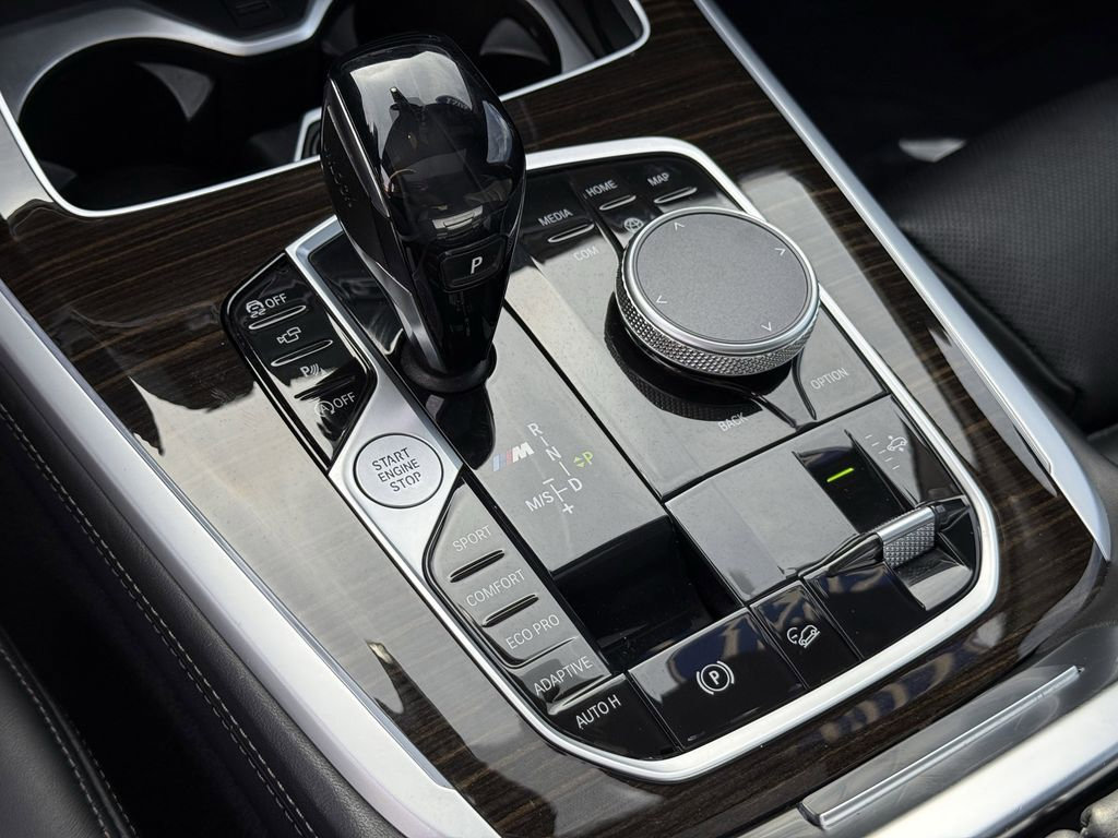 Used 2021 BMW X7 M50i w/ Cold Weather Package image 25