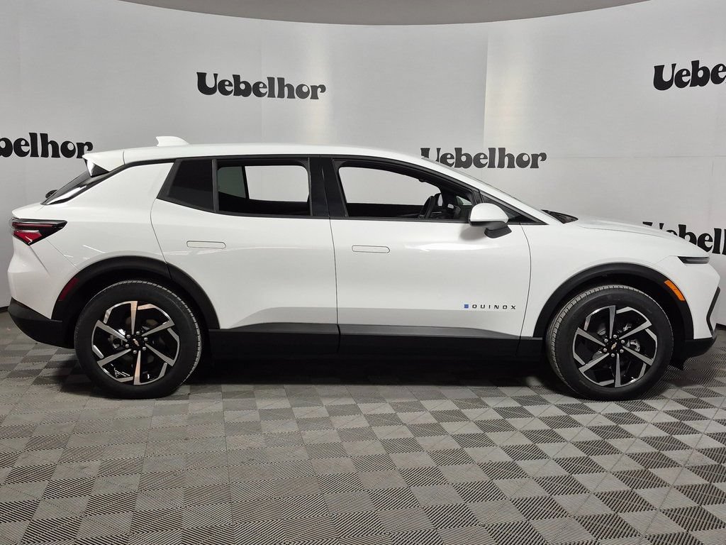 New 2026 Chevrolet Equinox EV LT FWD image 8