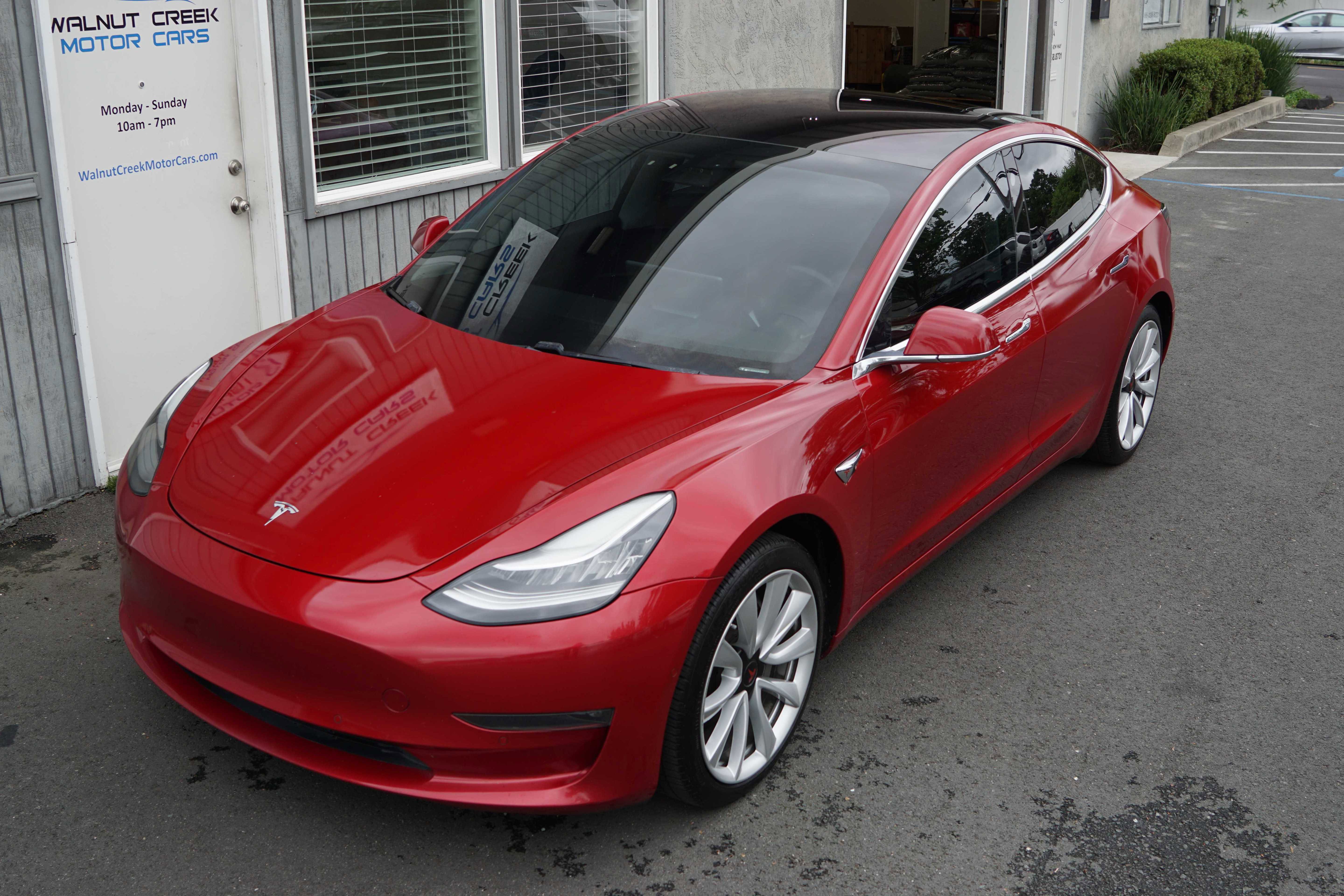 Used 2018 Tesla Model 3 Long Range image 3