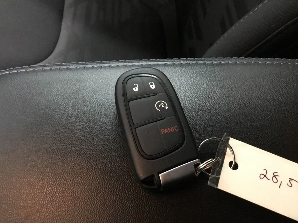 Used 2022 Jeep Cherokee Latitude w/ Advanced Safety Group AWD/4WD image 10