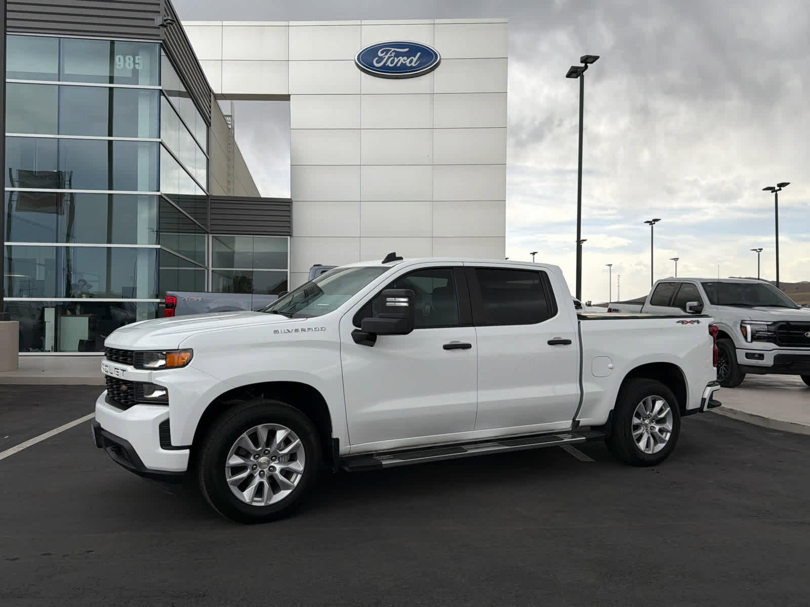 Used 2021 Chevrolet Silverado 1500 Custom w/ Custom Max Trailering Package AWD/4WD image 1