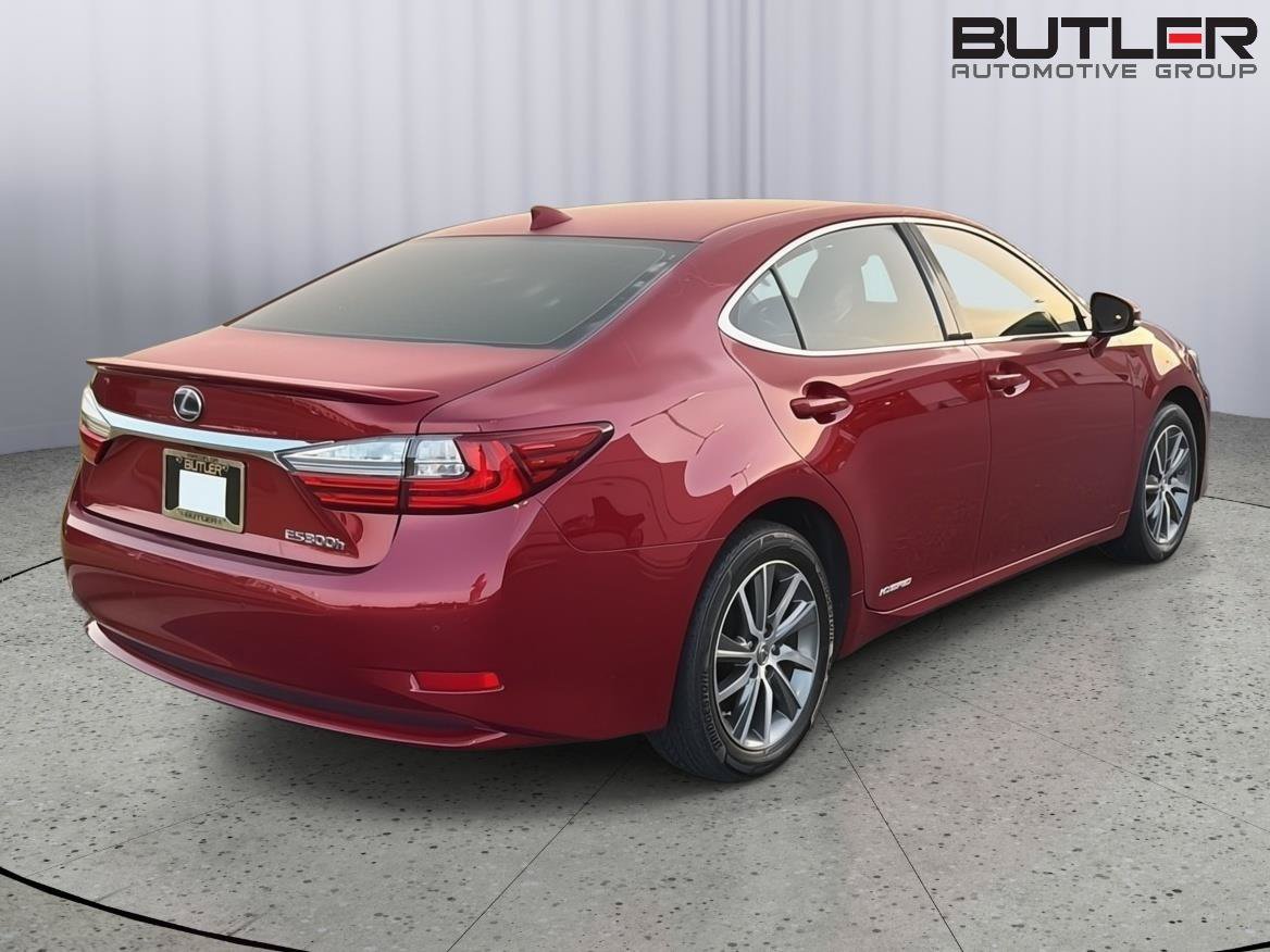 Used 2018 Lexus ES 300h w/ Luxury Package FWD image 8