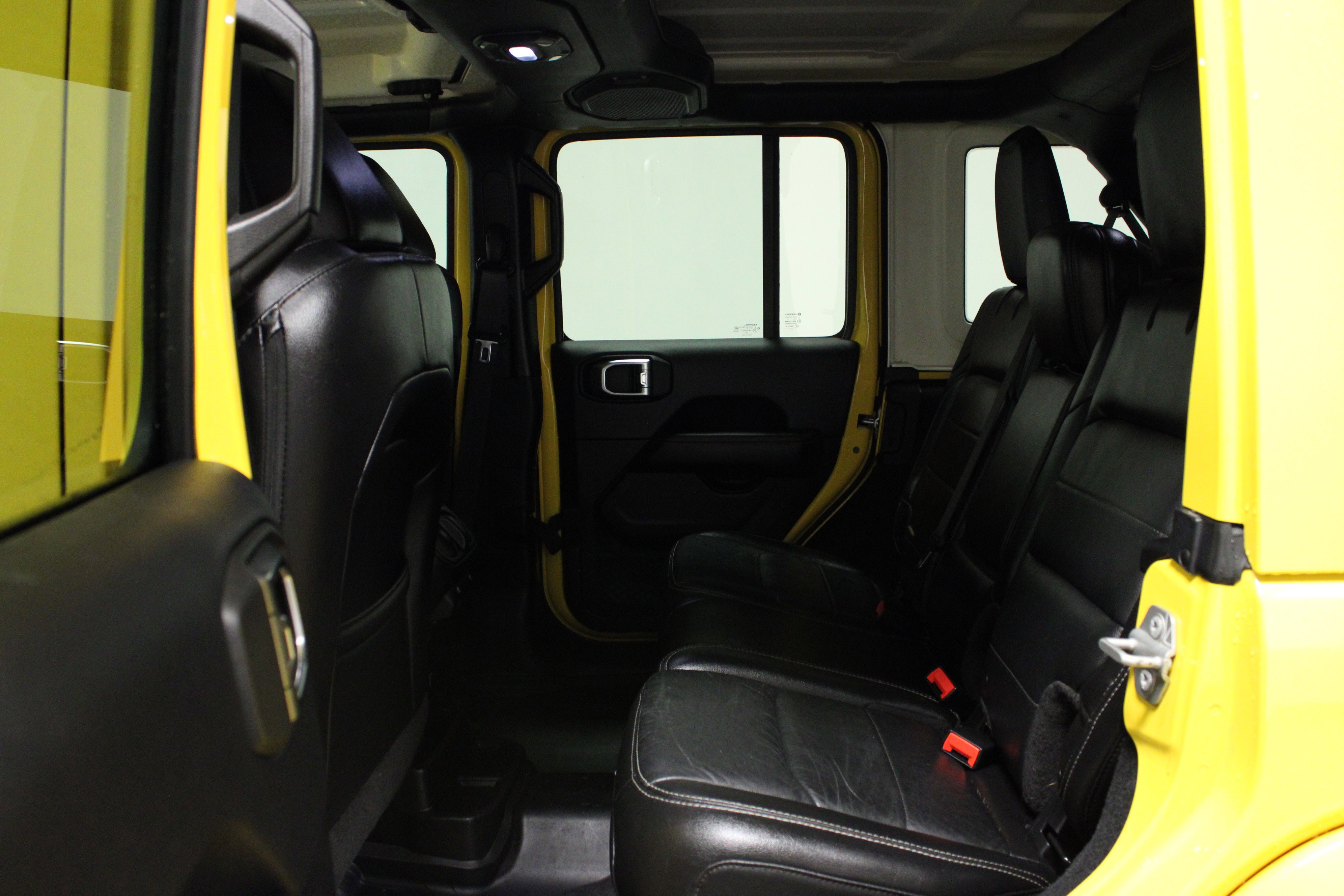 Used 2018 Jeep Wrangler Unlimited Sahara image 13