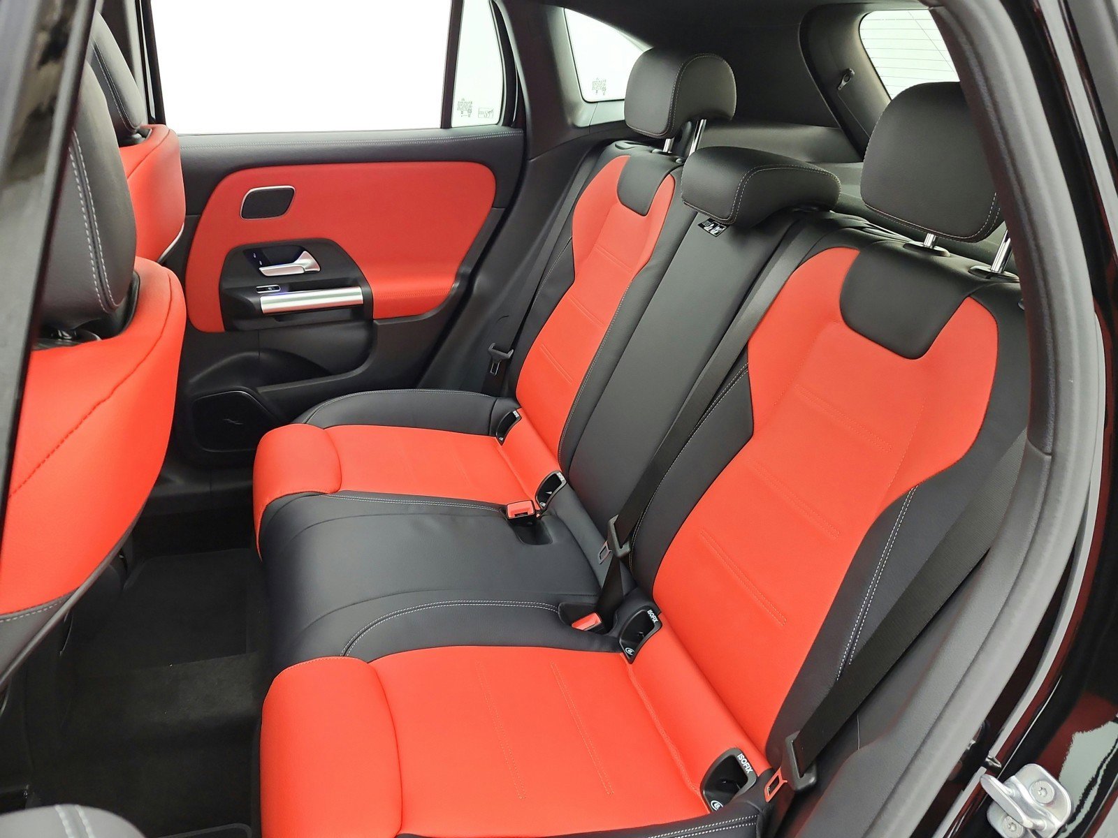 New 2026 Mercedes-Benz GLA 35 AMG 4MATIC image 11