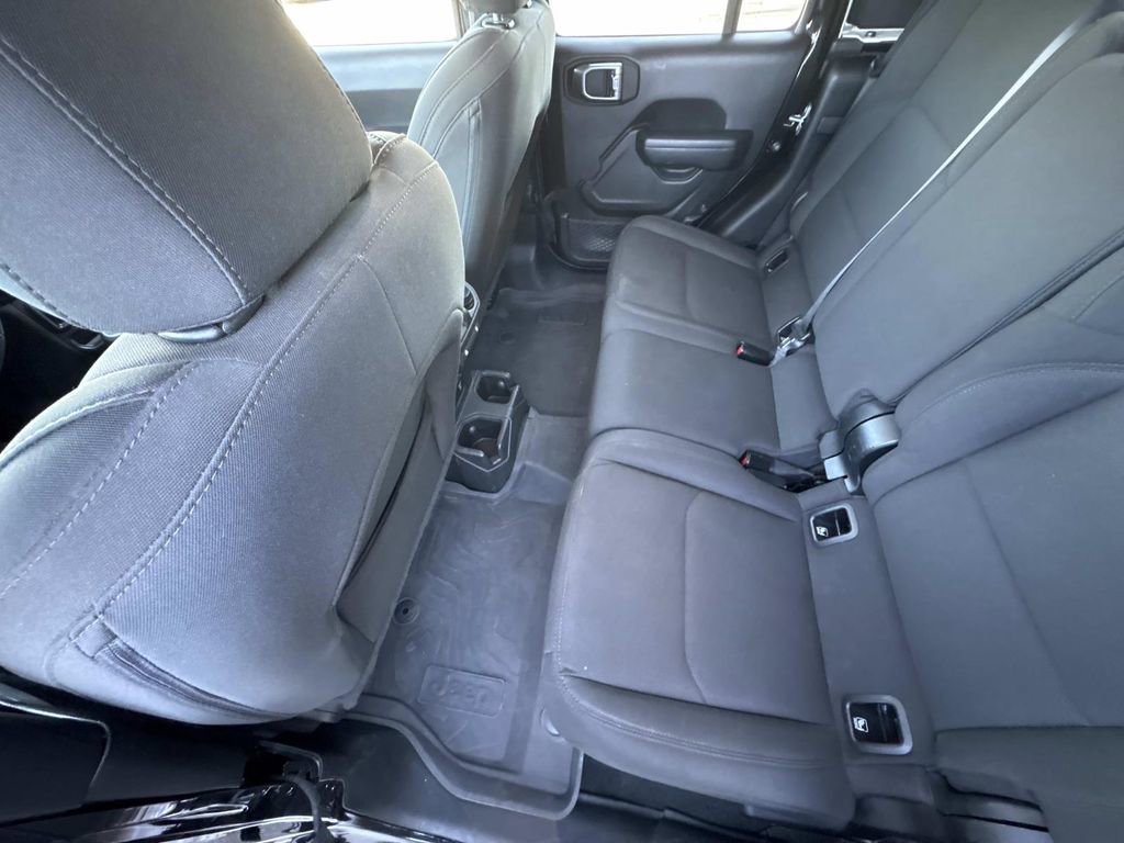 Used 2023 Jeep Gladiator Sport image 21