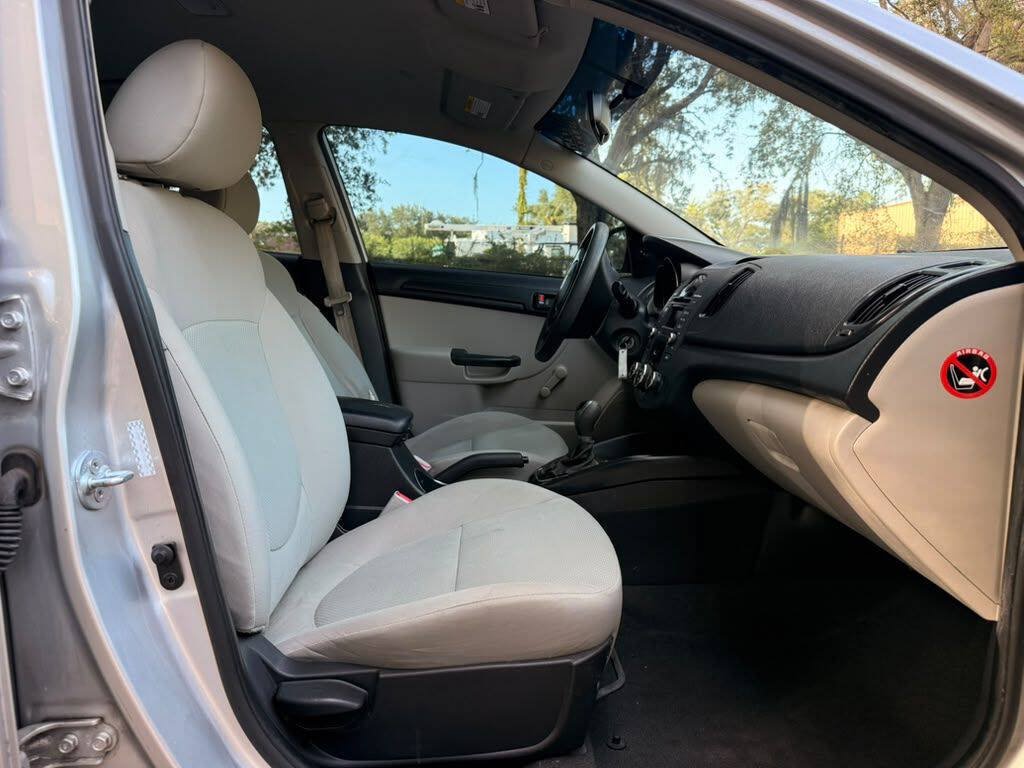 Used 2012 Kia Forte LX FWD image 11