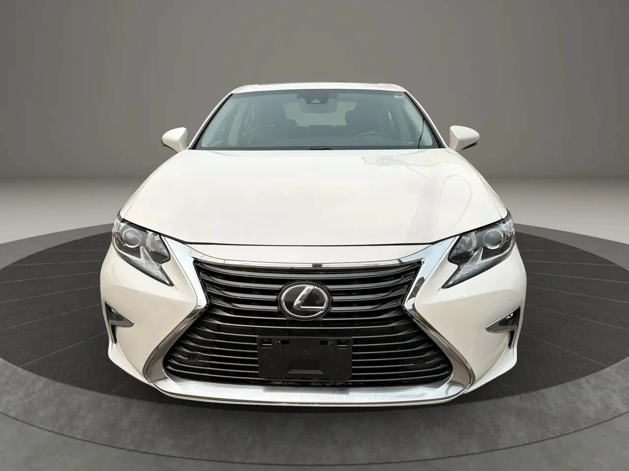 Used 2018 Lexus ES 350 w/ Navigation System Package FWD image 2