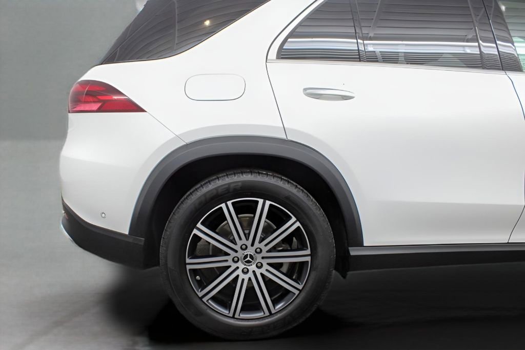 Used 2024 Mercedes-Benz GLE 350 4MATIC image 34