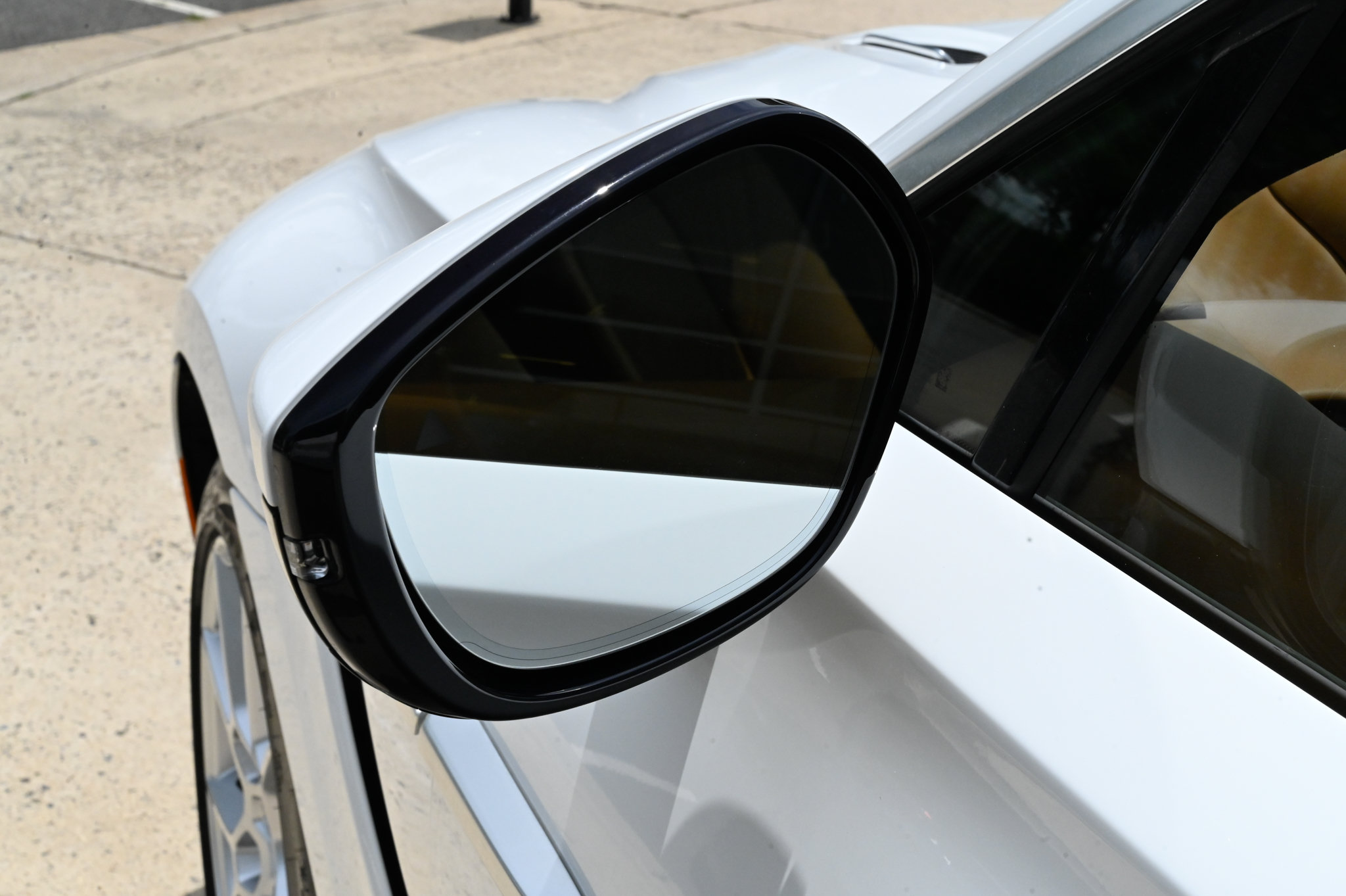 Used 2024 Aston Martin DBX AWD/4WD image 14