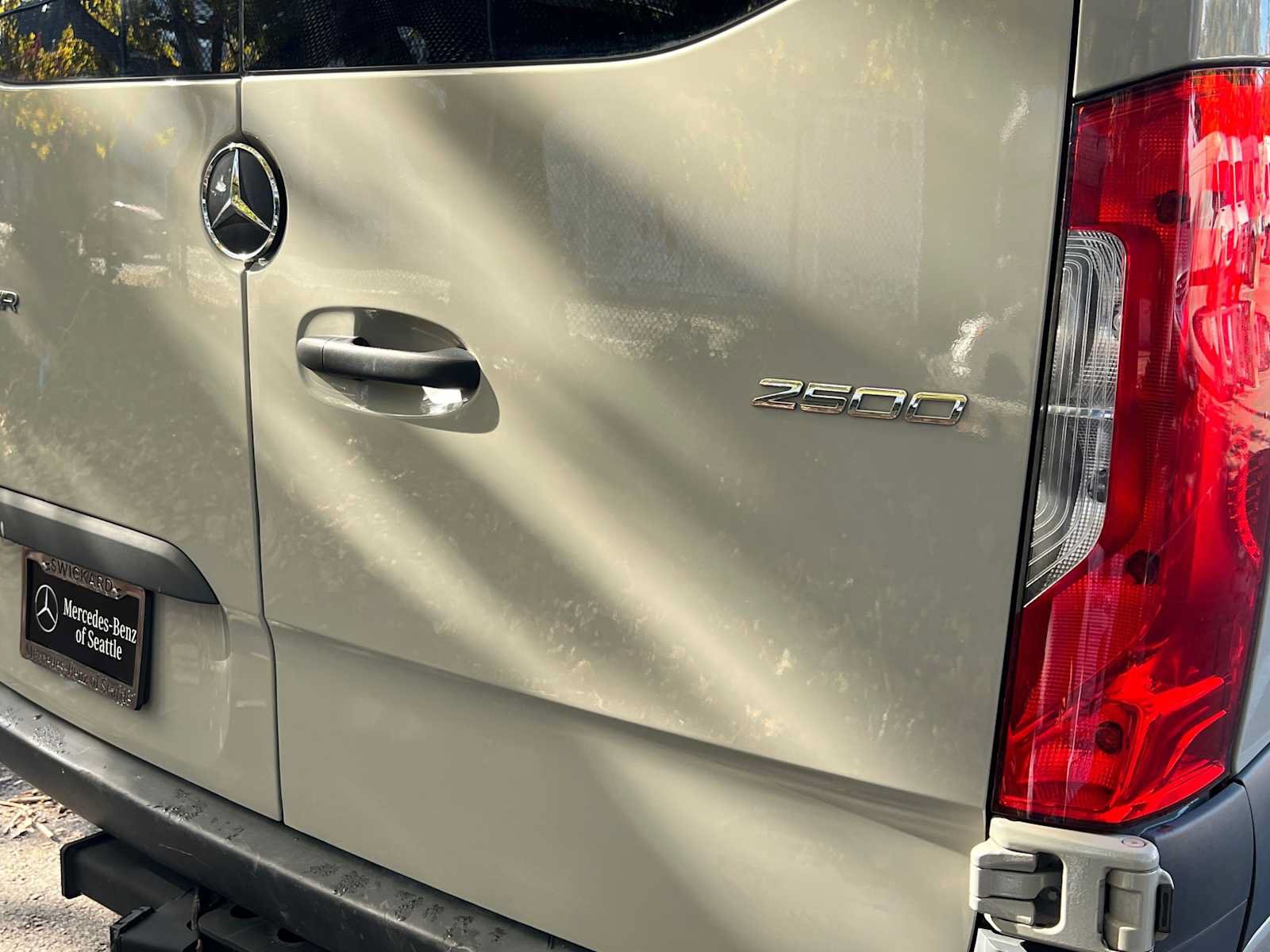 Used 2024 Mercedes-Benz Sprinter 2500 image 17