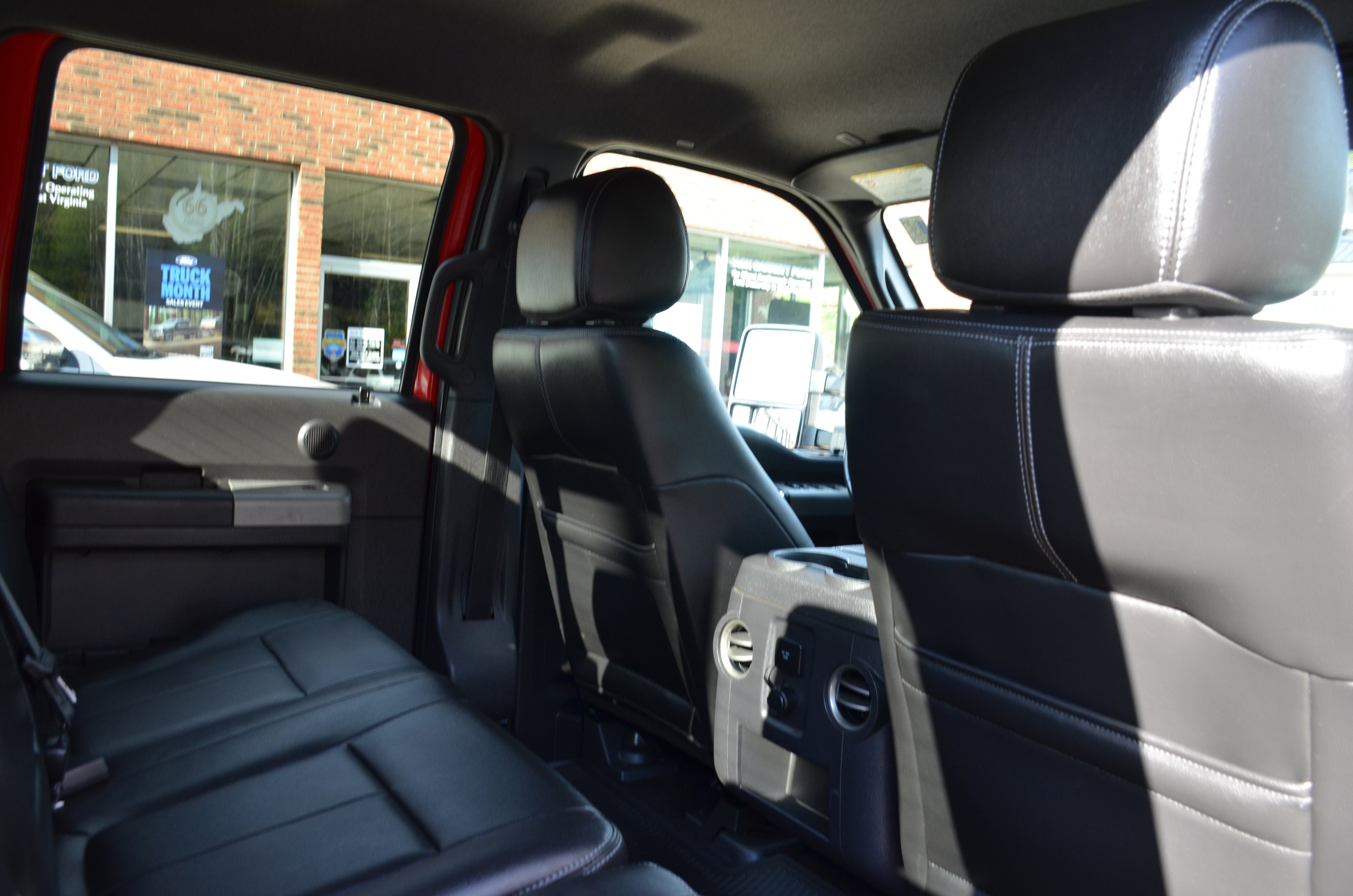 Used 2014 Ford F350 Lariat w/ Lariat Interior Package image 26