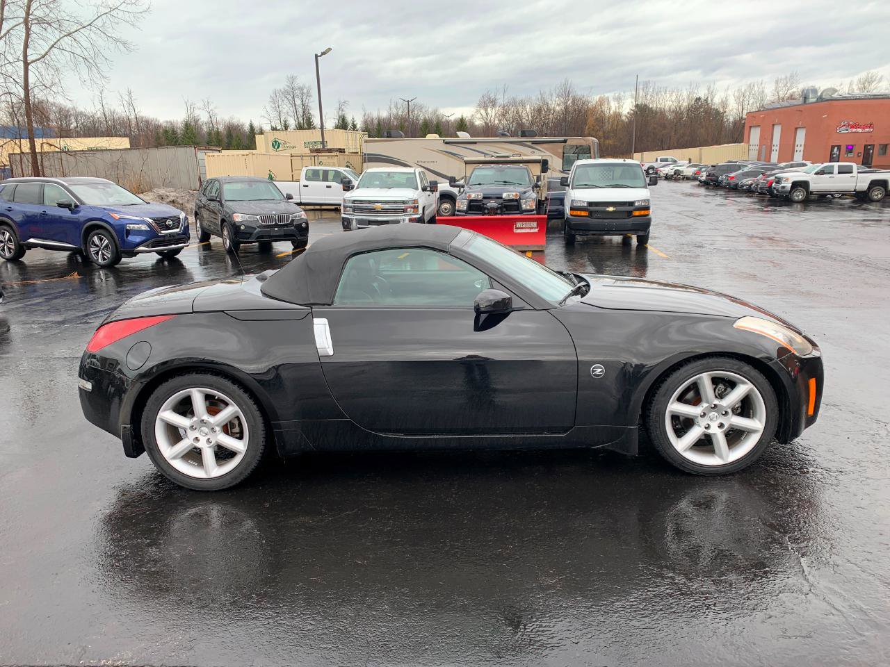 Used 2005 Nissan 350Z Touring image 3