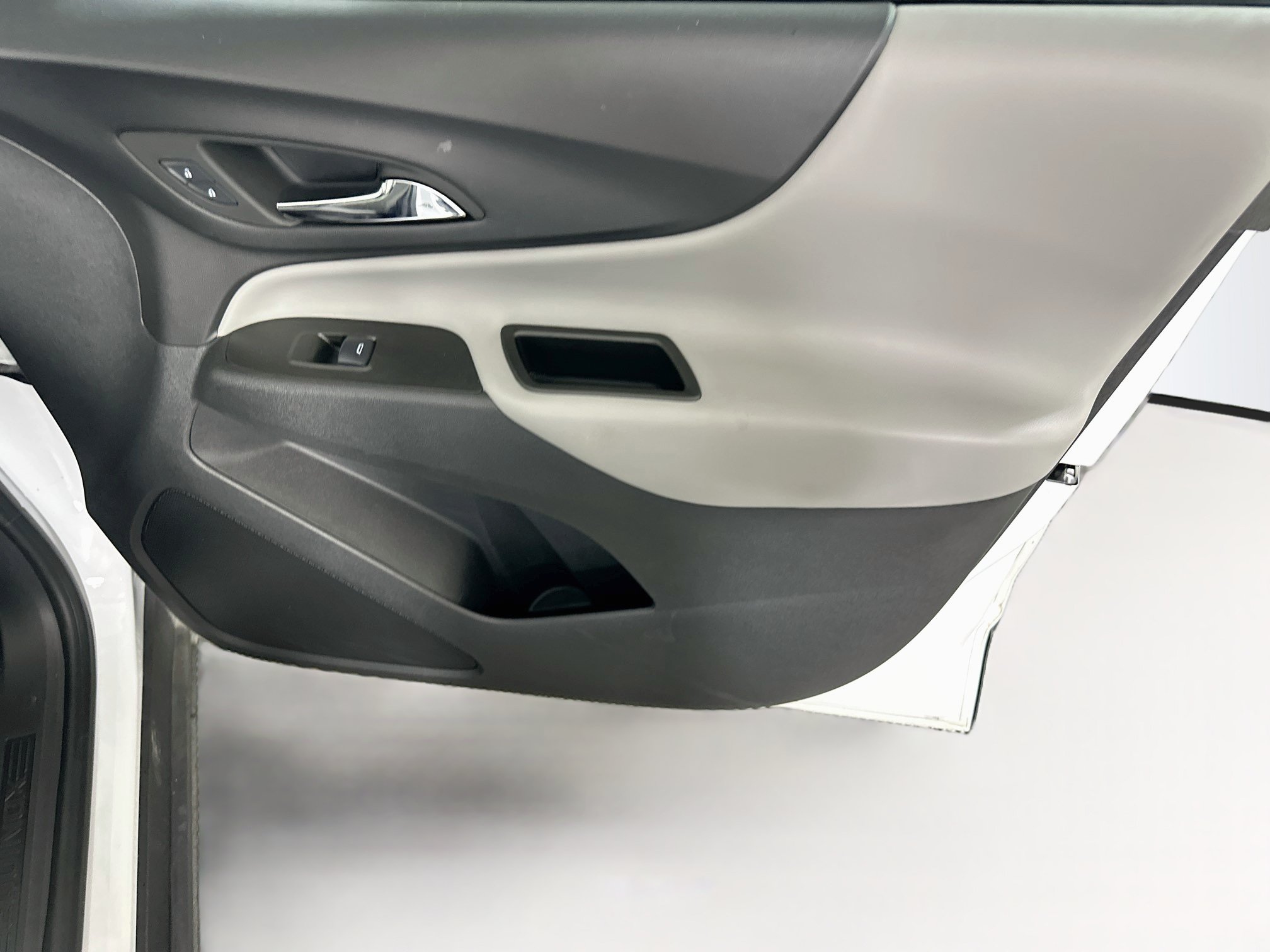 Used 2024 Chevrolet Equinox LS w/ LS Convenience Package FWD image 30