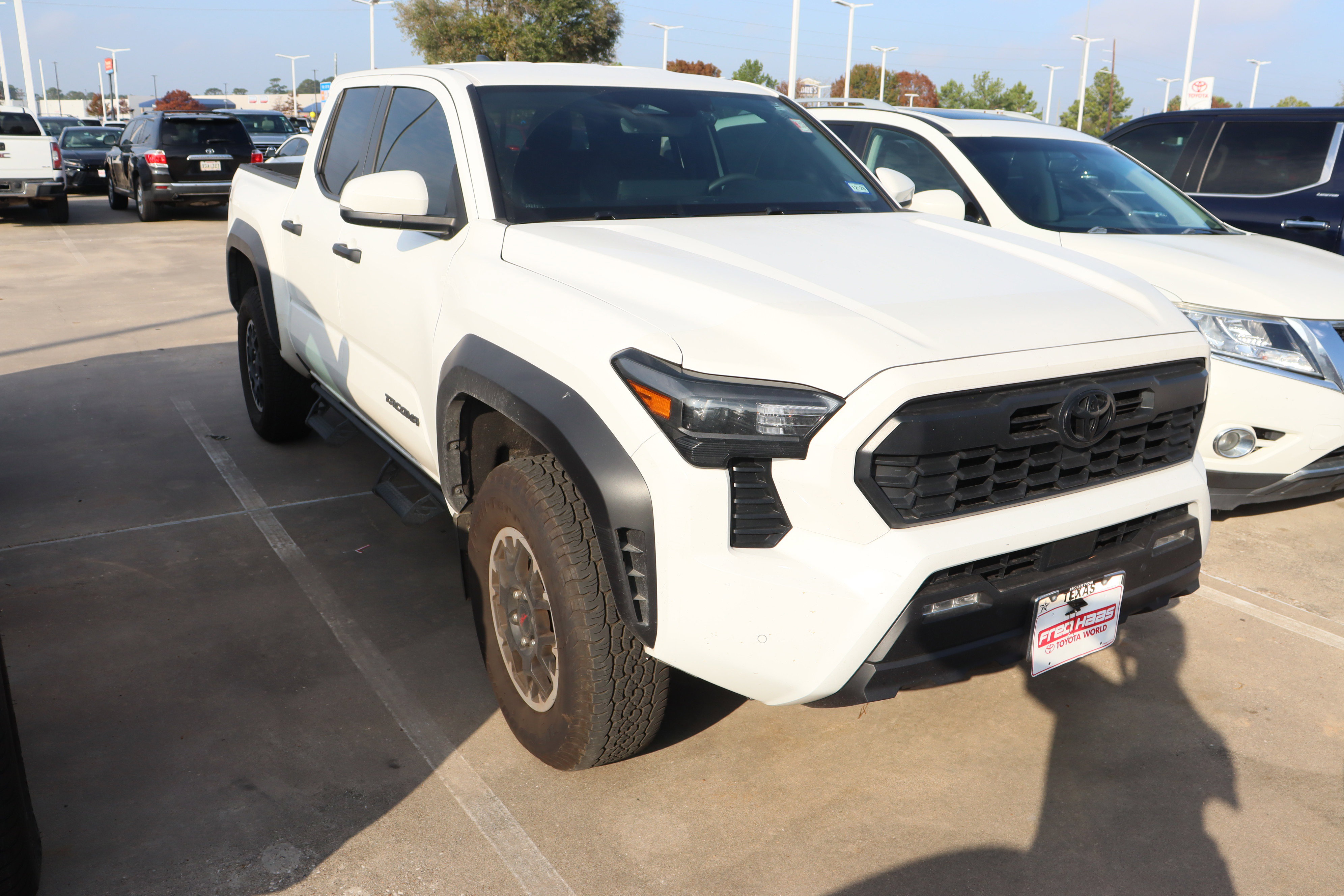 Used 2024 Toyota Tacoma TRD Off-Road image 2