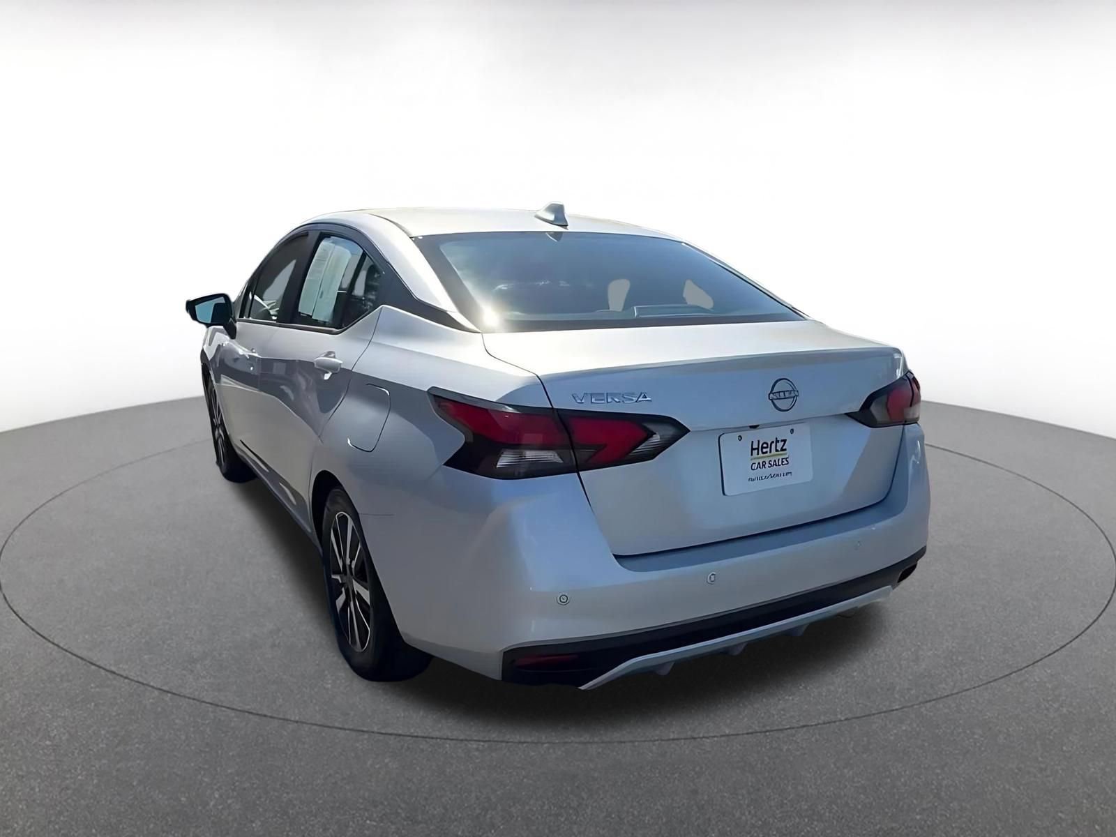 Used 2025 Nissan Versa SV image 11