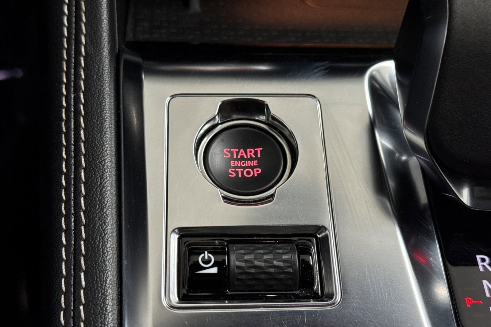 Used 2024 Jaguar F-PACE R-Dynamic S image 35