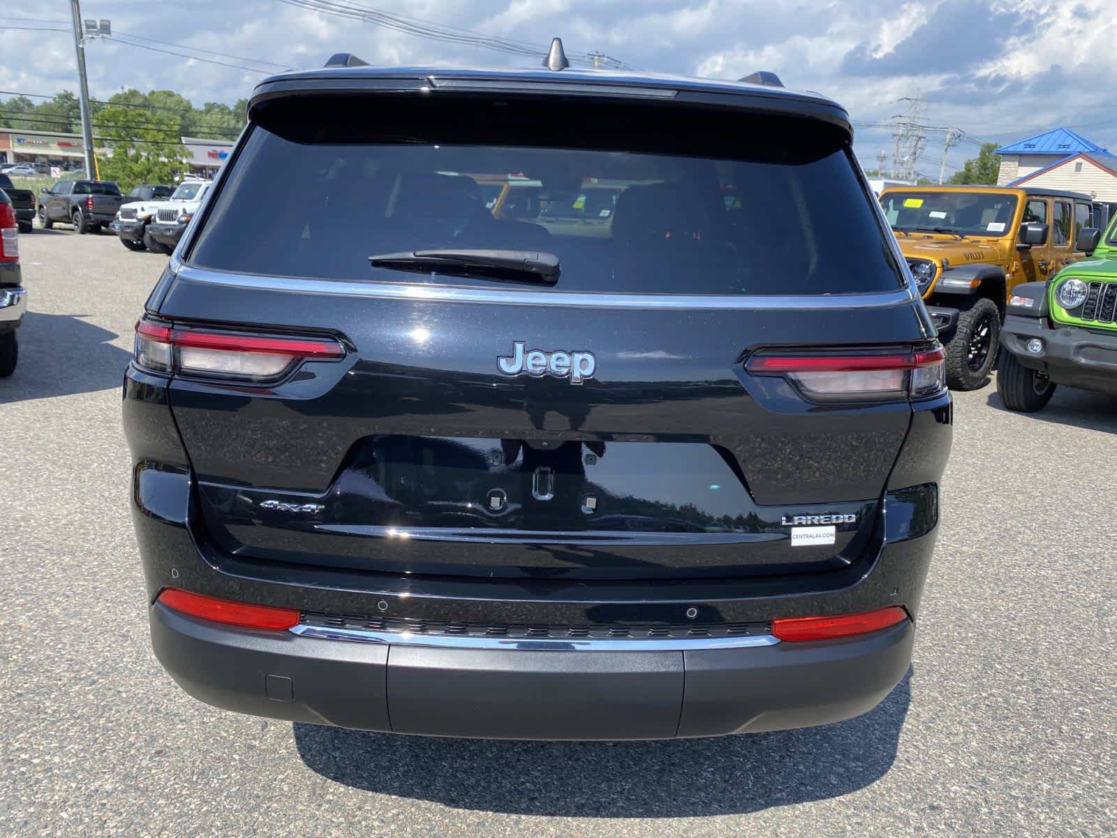 Certified 2023 Jeep Grand Cherokee L Laredo w/ Luxury Tech Group I AWD/4WD image 4
