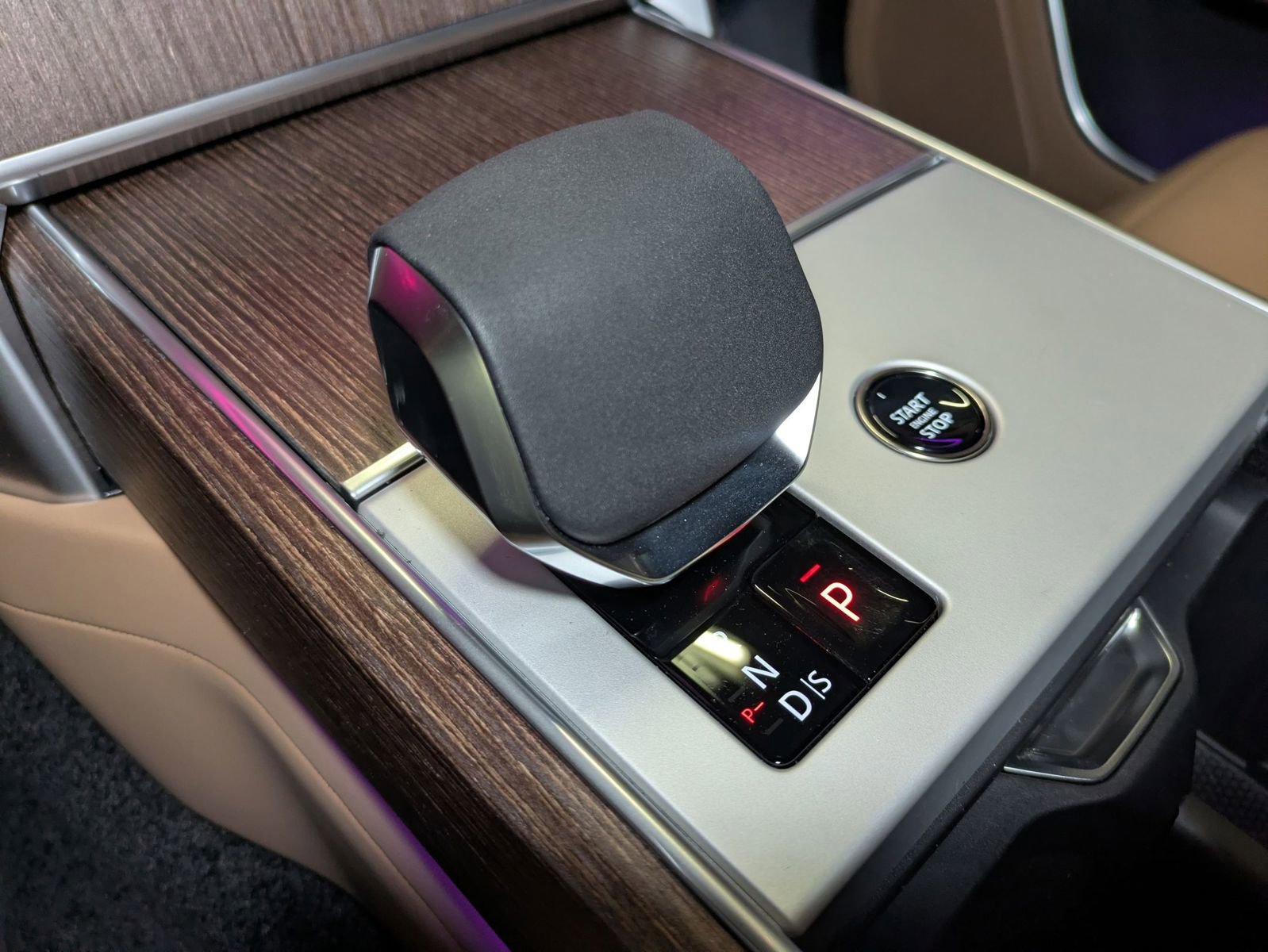 New 2025 Land Rover Range Rover SE image 12