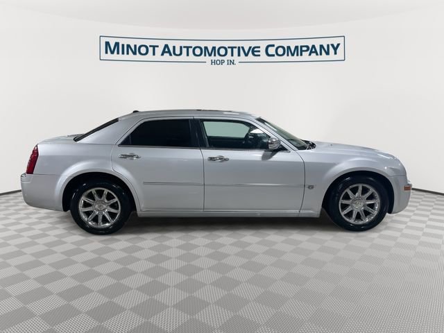 Used 2005 Chrysler 300 C w/ Protection Group II RWD image 9
