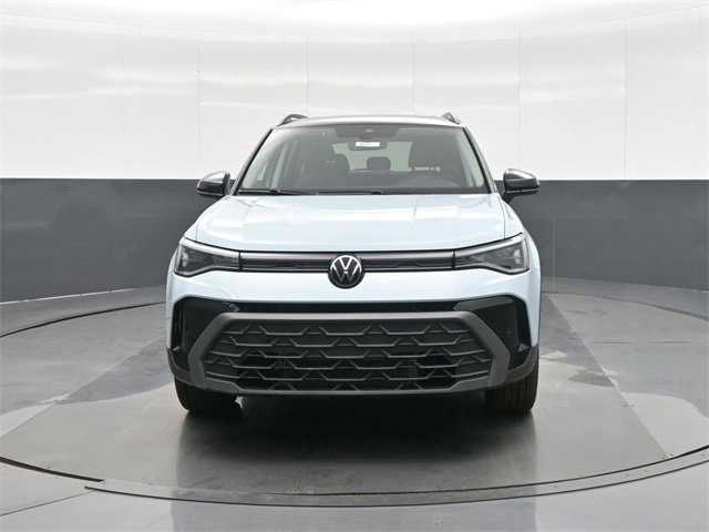 New 2026 Volkswagen Taos SE image 2