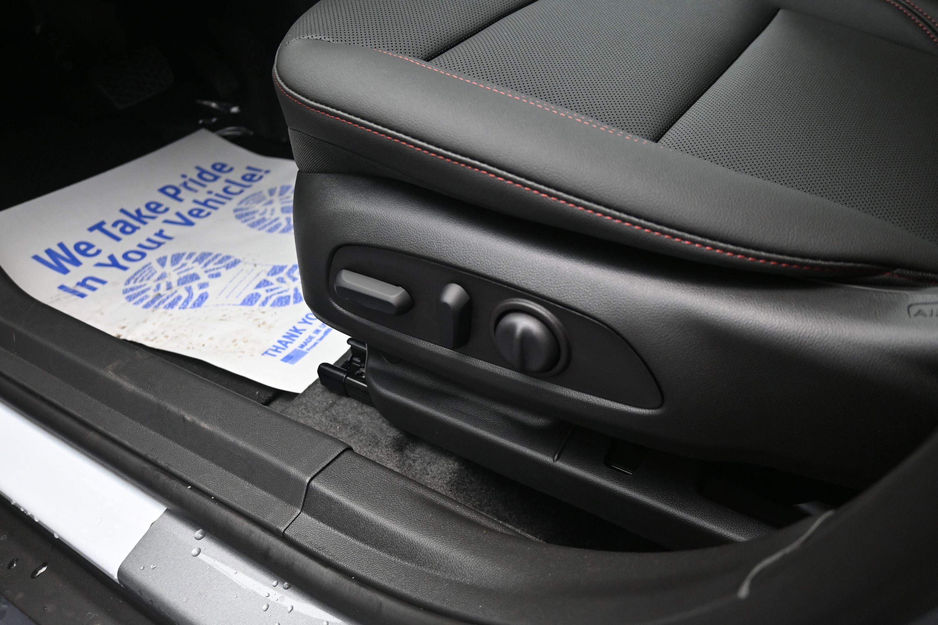 New 2026 Chevrolet Trax RS w/ Sunroof Package FWD image 10